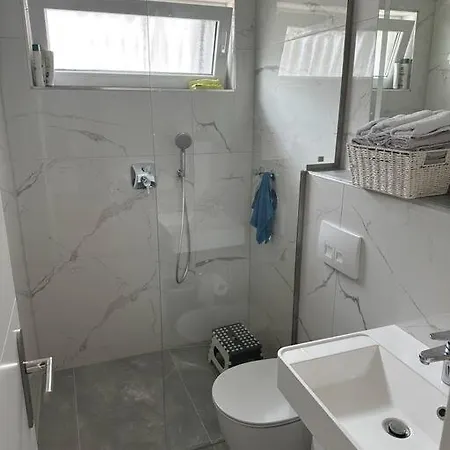 Charmante 2-zimmer Wohnung.